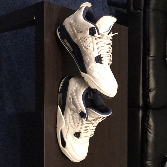 Jordan 4s - Picture 3 of 4